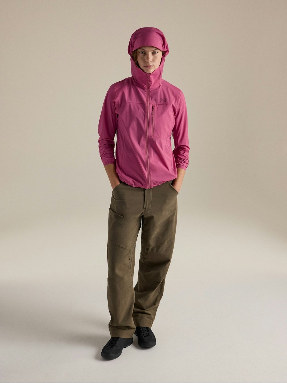 Arc'teryx Women's Squamish Hooded Windbreaker in Fuchsia Pink